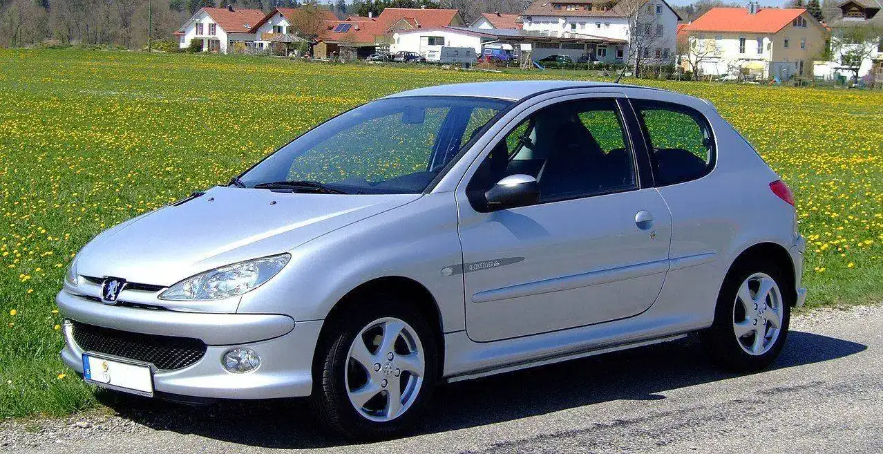 1280px-Peugeot_206_Quicksilver_90.webp