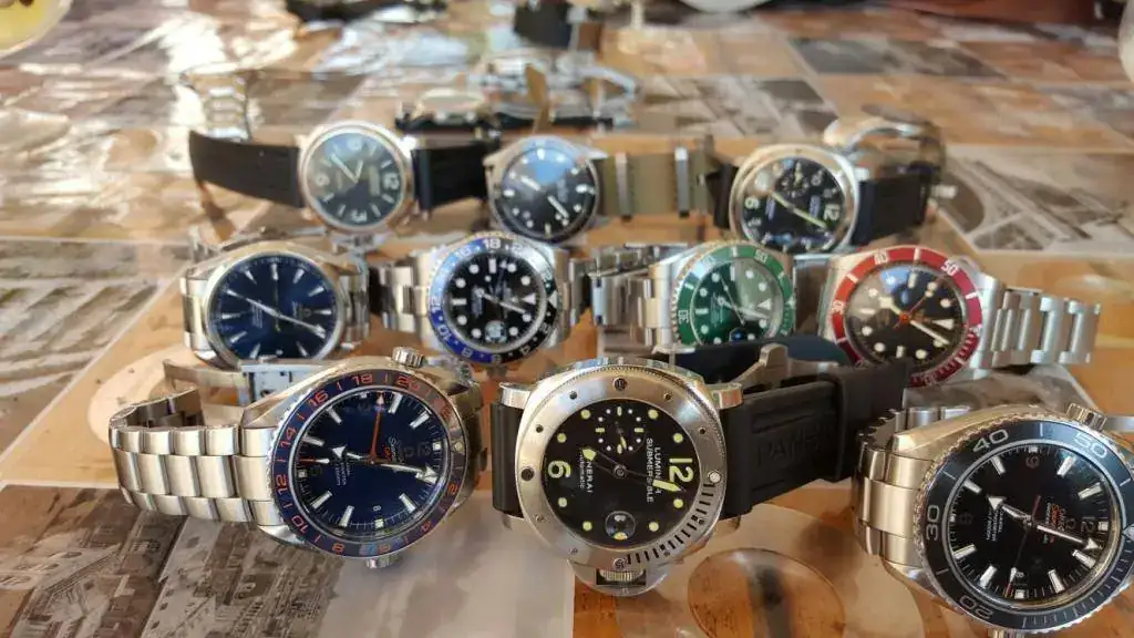 13 Jardín 10 relojes.webp