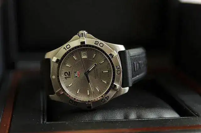 13108852183_285a68d313_z.webp