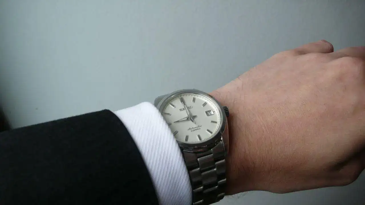 1583-dilemma-seagull-819-351-vs-seiko-sarb035-sarb.webp