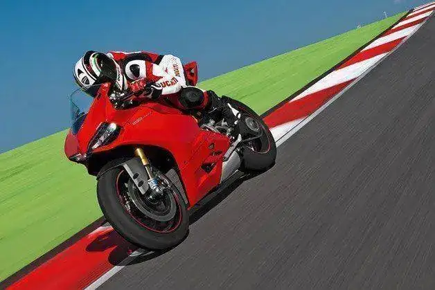 16-ducati-1199-panigale-628.webp
