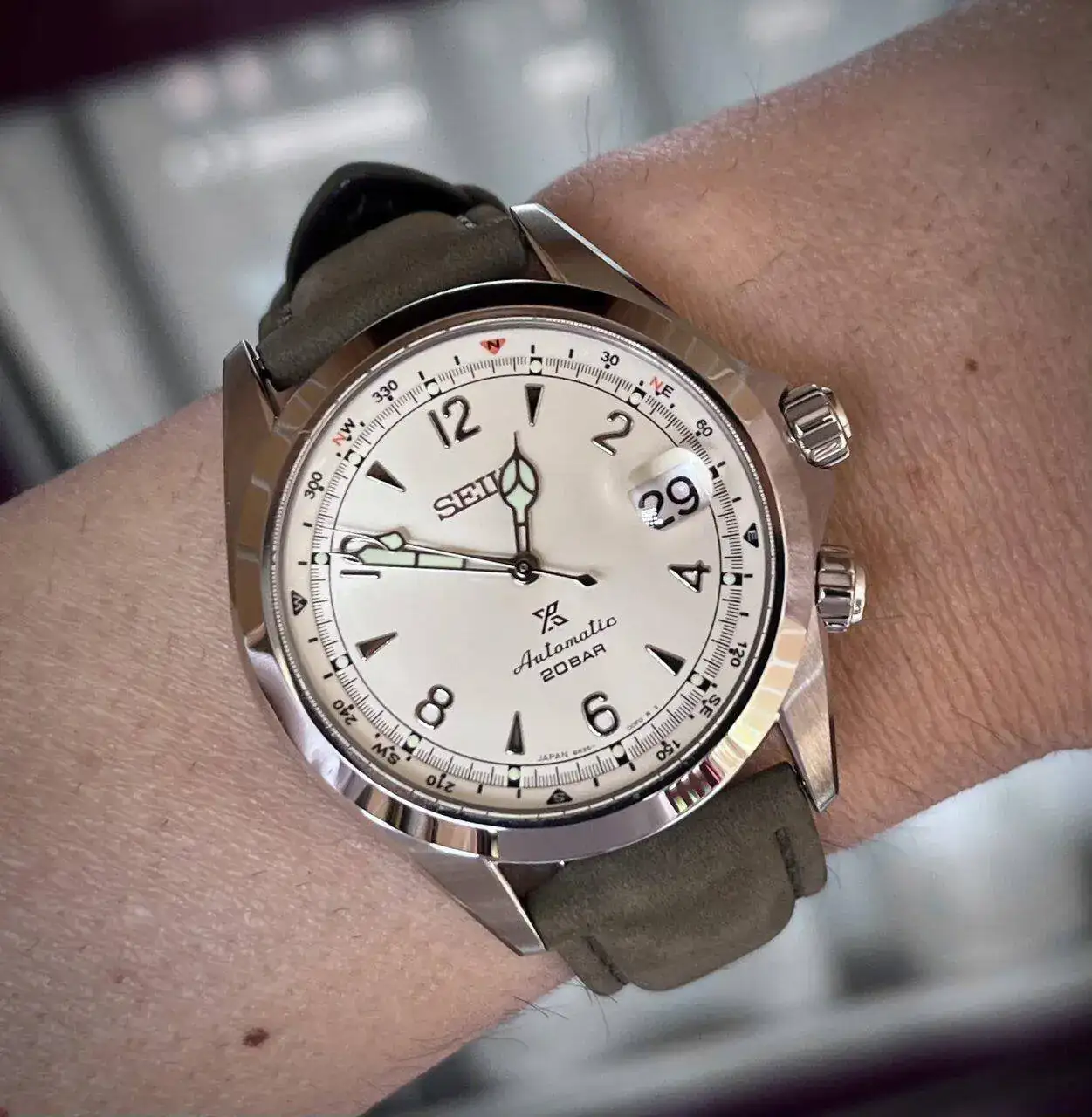 16688AB3-A023-4494-89B4-D50C0C317884.webp