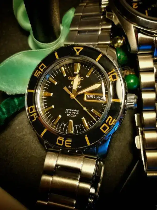 17121380 100 SEIKO 5 SPORTS SNZH57K1.webp