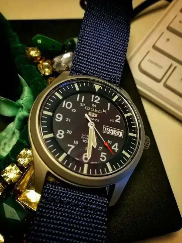 18010970 505 SEIKO 5 NAVY BLUE SNZG11K1.webp