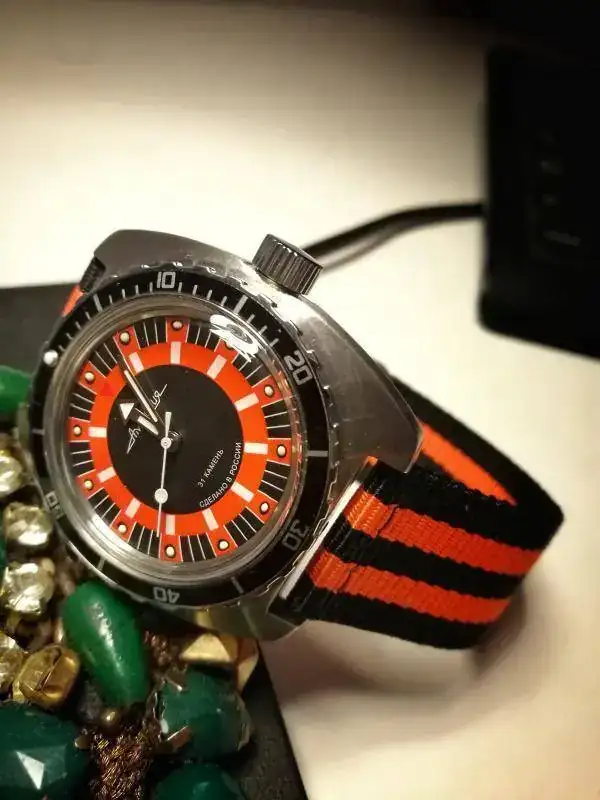 18012070 358 VOSTOK AMPHIBIAN SE150JI07.webp