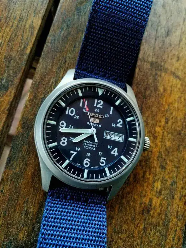 18030770 505 SEIKO 5 NAVY BLUE SNZG11K1.webp