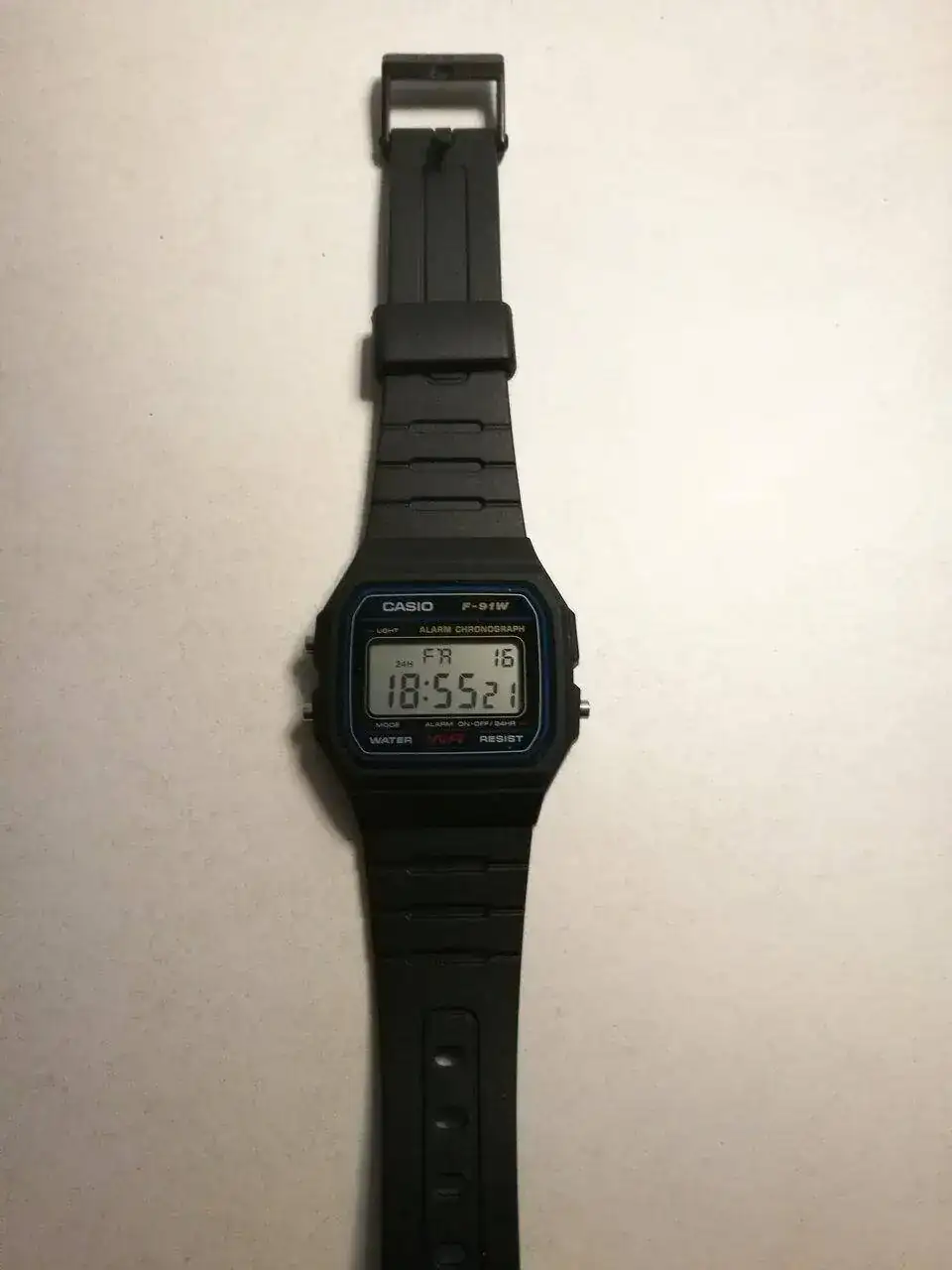 18031670 215 CASIO F91W.jpg