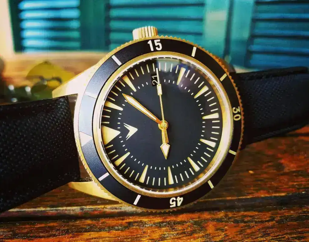 18042170 203 VENTUS MORI BRASS DIVER.webp