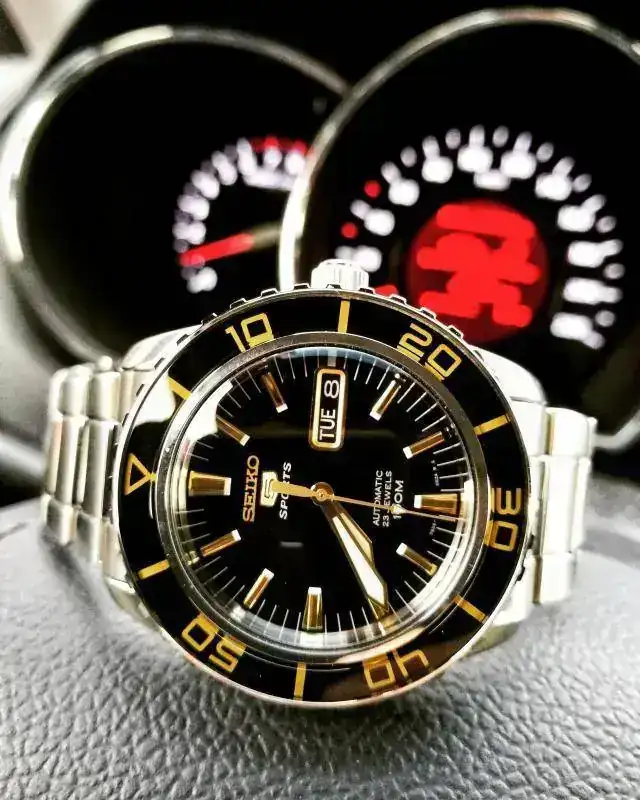 18050880 100 SEIKO 5 SPORTS SNZH57K1.webp
