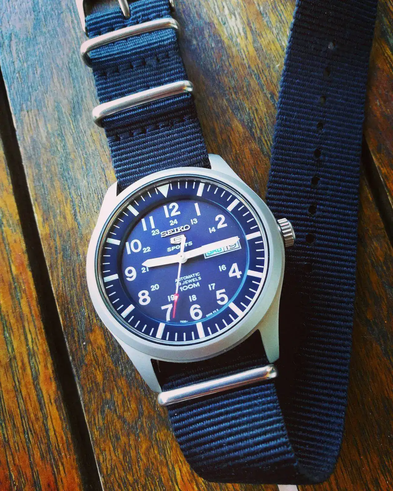 18051970 515 SEIKO 5 NAVY BLUE SNZG11K1.webp