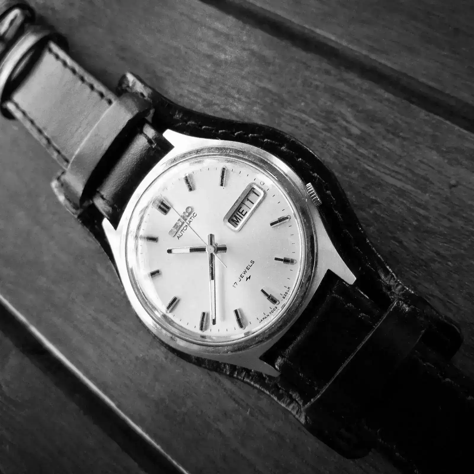 18071170 163 SEIKO 7009 8028 _ 704061.webp