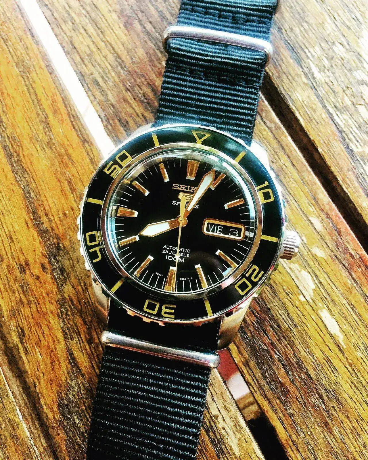 19050380 100 SEIKO 5 SPORTS SNZH57K1.jpg