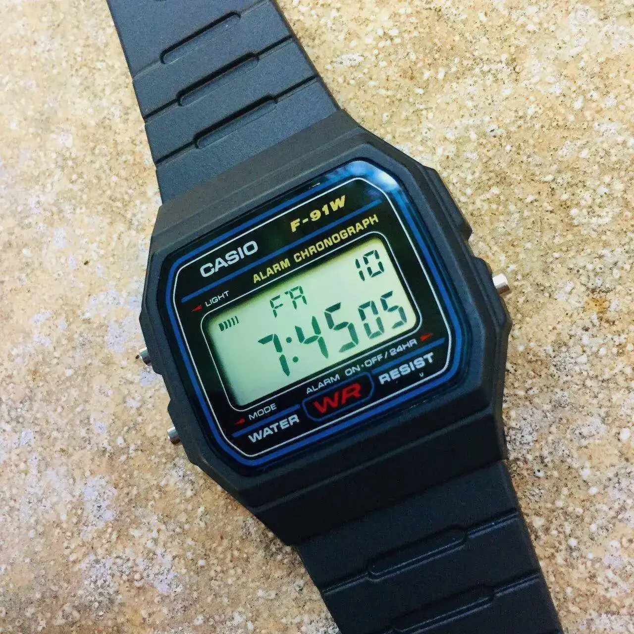 19051075 300 CASIO F91W.jpg