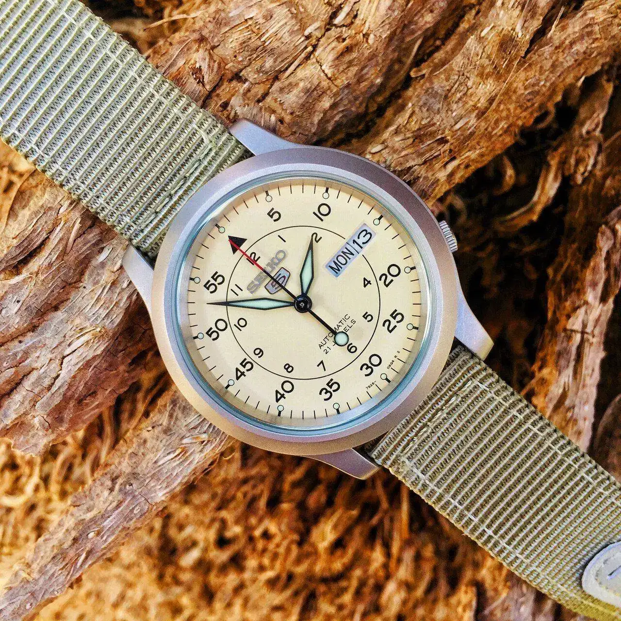 19051370 305 SEIKO SNK803K2 DESERT STORM.webp