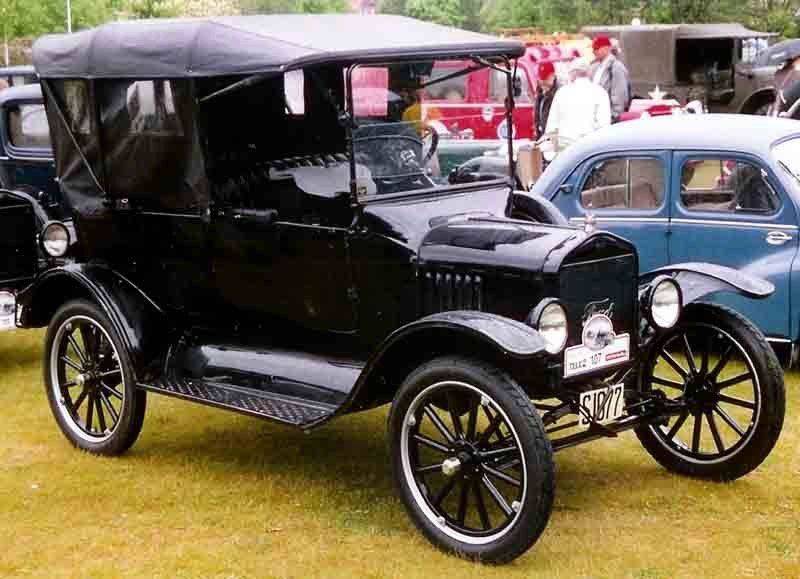 1920_Ford_Model_T_Touring_3.jpeg