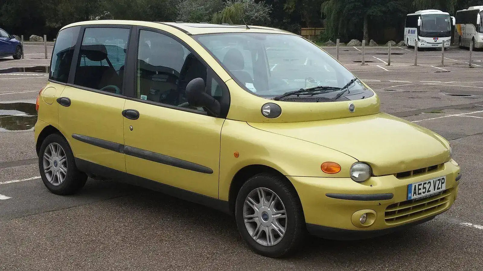 1920px-Fiat_Multipla_(2002)_(29392161886).webp