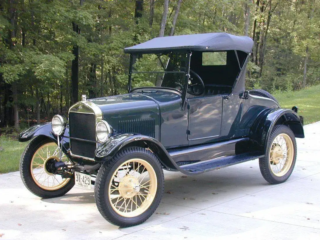 1927-ford-model-t-roadster.webp