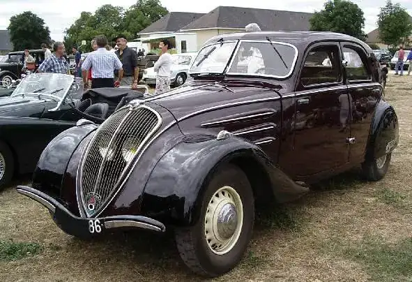 1937_Peugeot_302_01.webp
