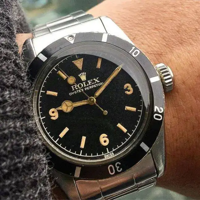 1955-jamesbond-rolex-submariner-6200-wrist.webp