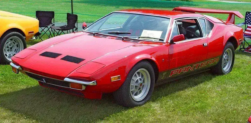 1971-DeTomaso-Pantera-GTS-Red-st.webp
