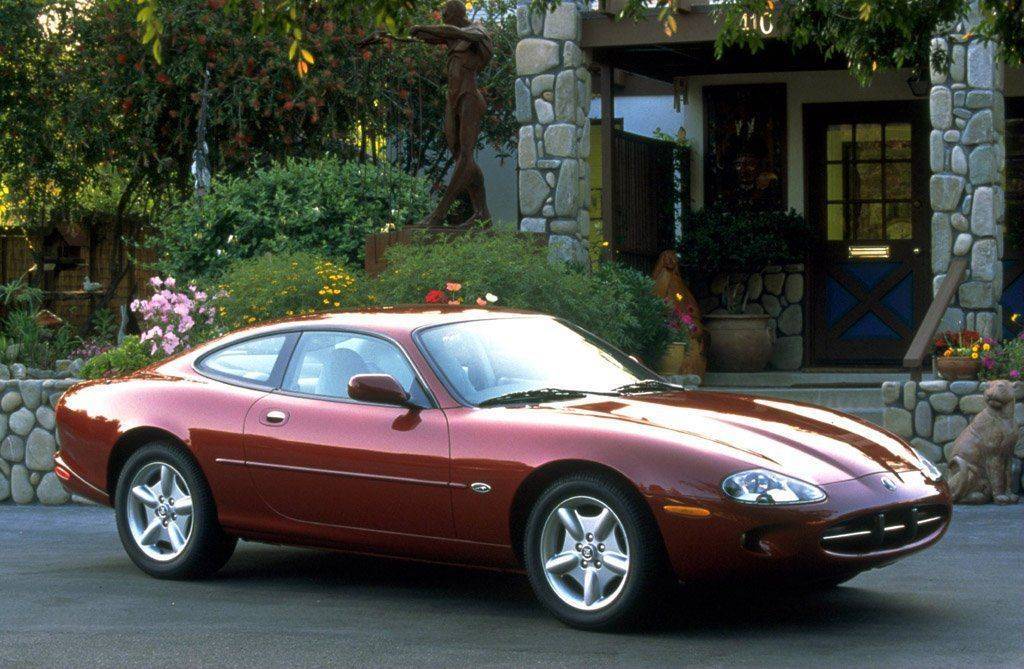 1999-Jaguar-XK8.jpg