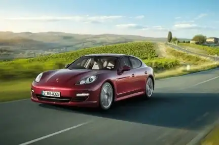 1PorschePanamera.webp