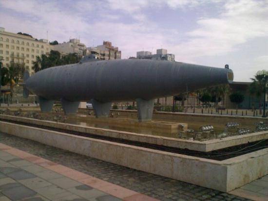 1st-spanish-submarine.jpg