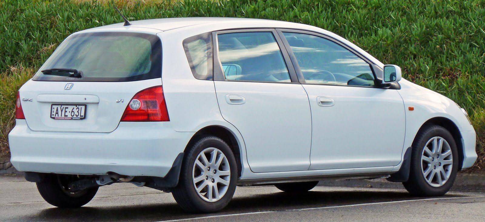 2002-2003_Honda_Civic_Vi_5-door_hatchback_01.jpg