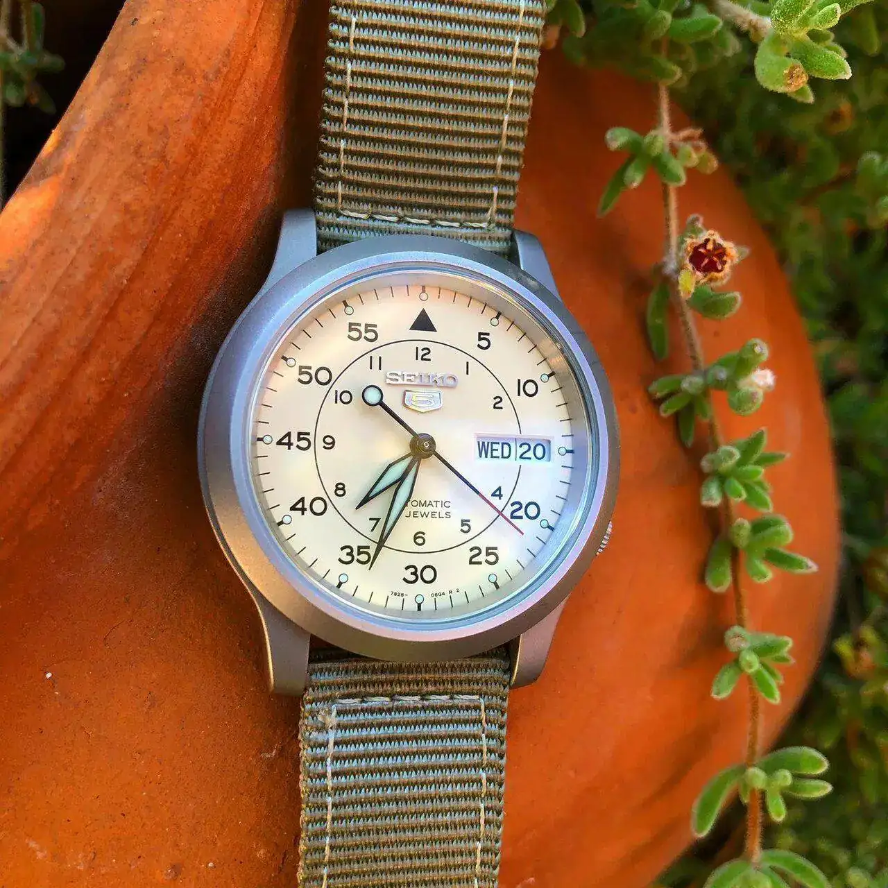 20052070 305 SEIKO SNK803K2 DESERT STORM.webp