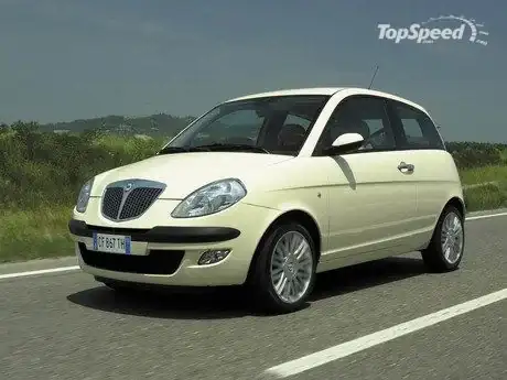 2006-lancia-ypsilon-8_460x0w.webp