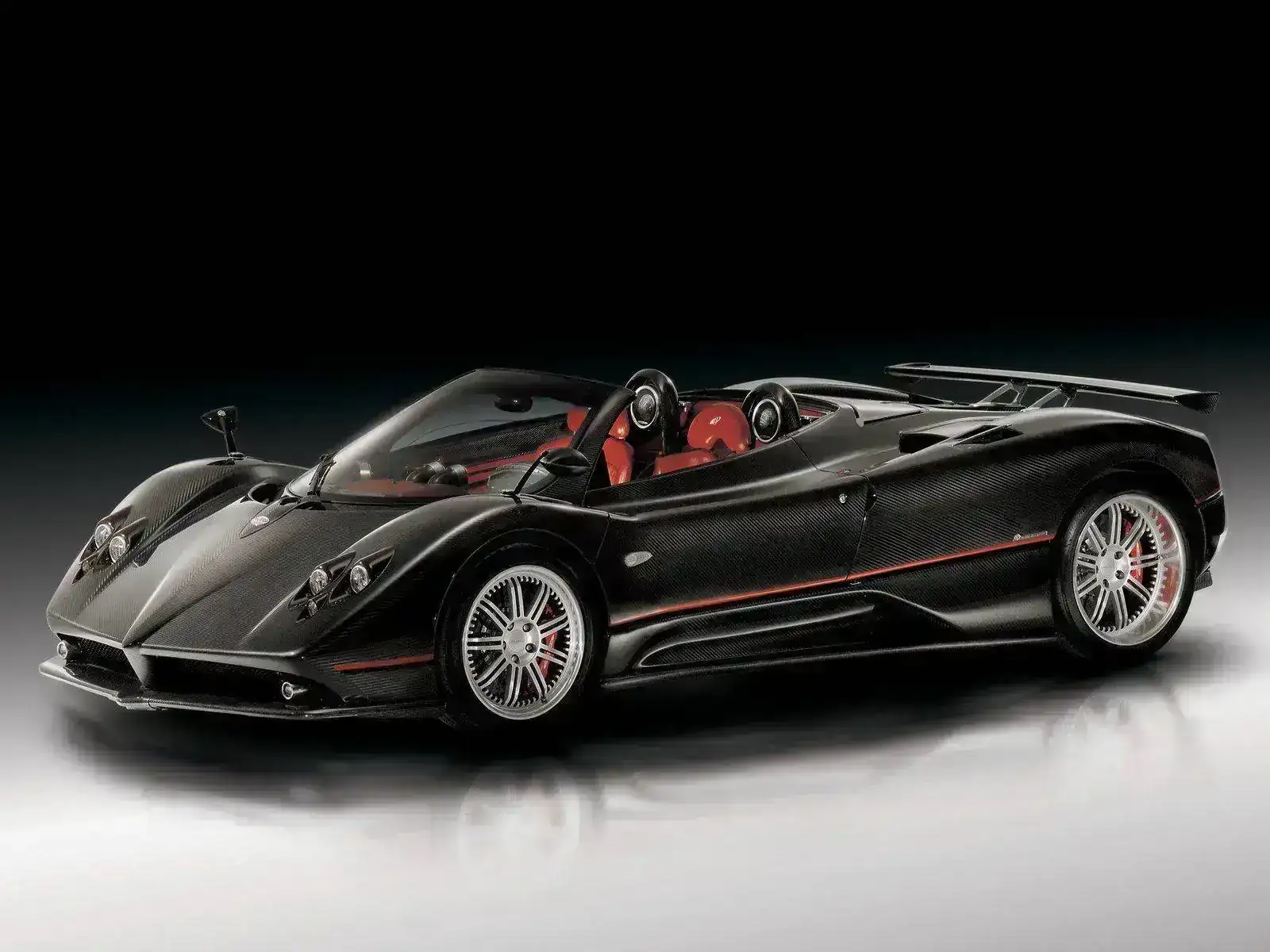 2006-Pagani-Zonda-Roadster-F-SA-Top-1600x1200.webp