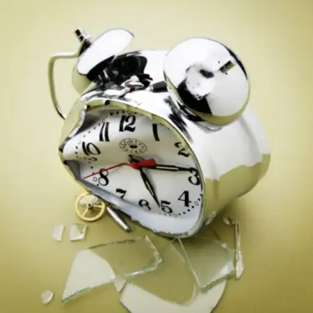 2007-05-07-xl-despertador_roto.webp