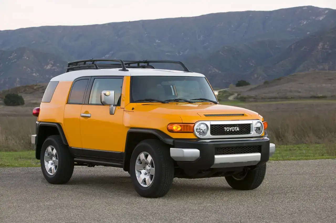 2009-toyota-fj-cruiser-19.webp