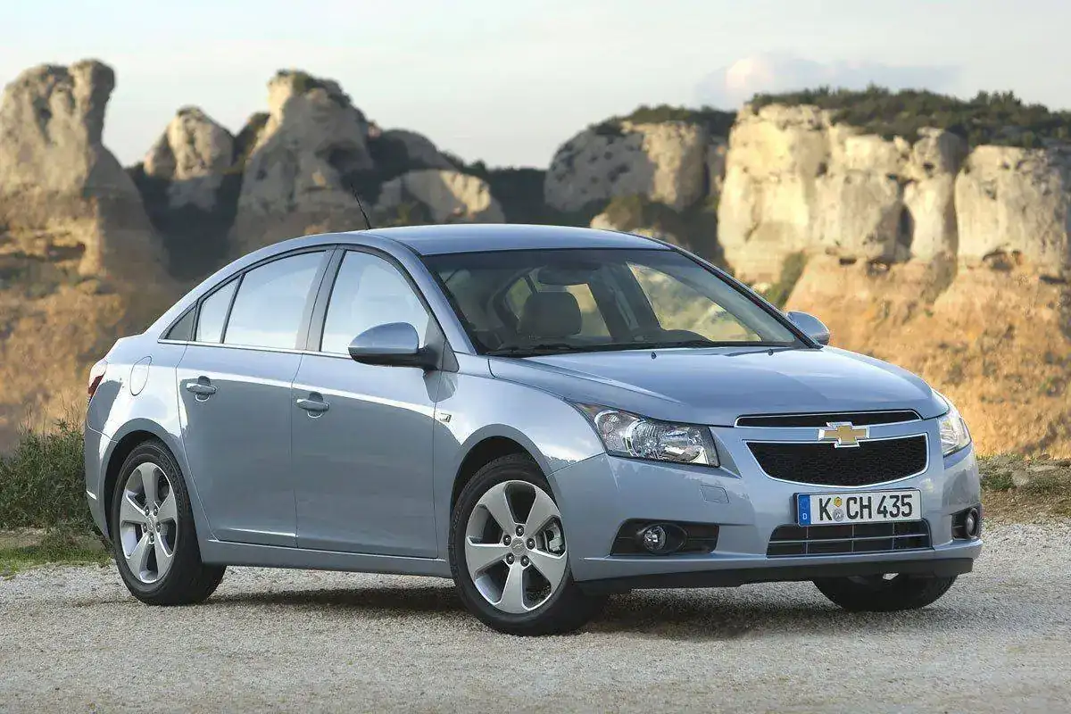 2011_chevrolet_cruze.webp