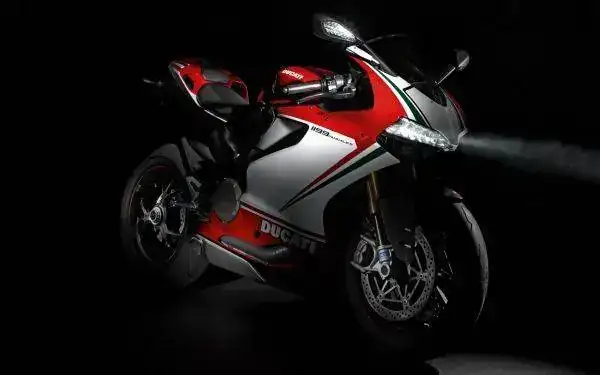 2012-ducati-1199-panigale-5.webp