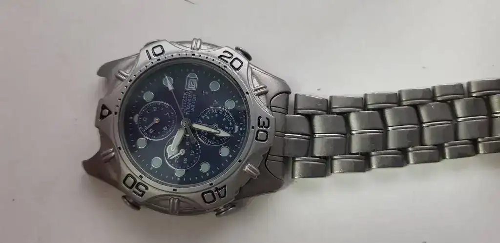 Reloj citizen titanium antiguo hotsell