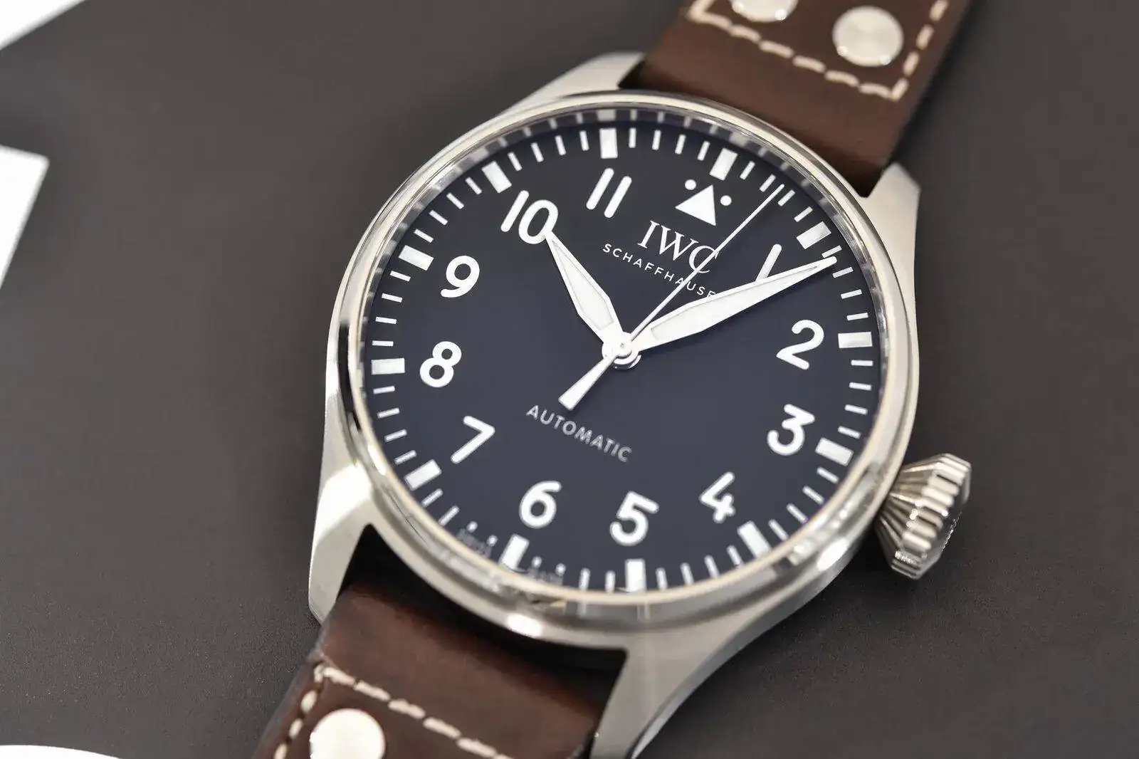 2021-IWC-Big-Pilots-Watch-43-review-1.webp
