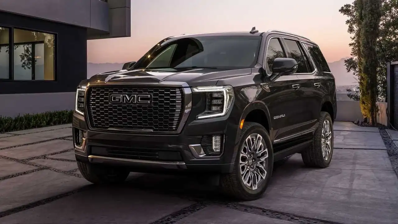 2023-gmc-denali-yukon-ultimate-front-view.webp