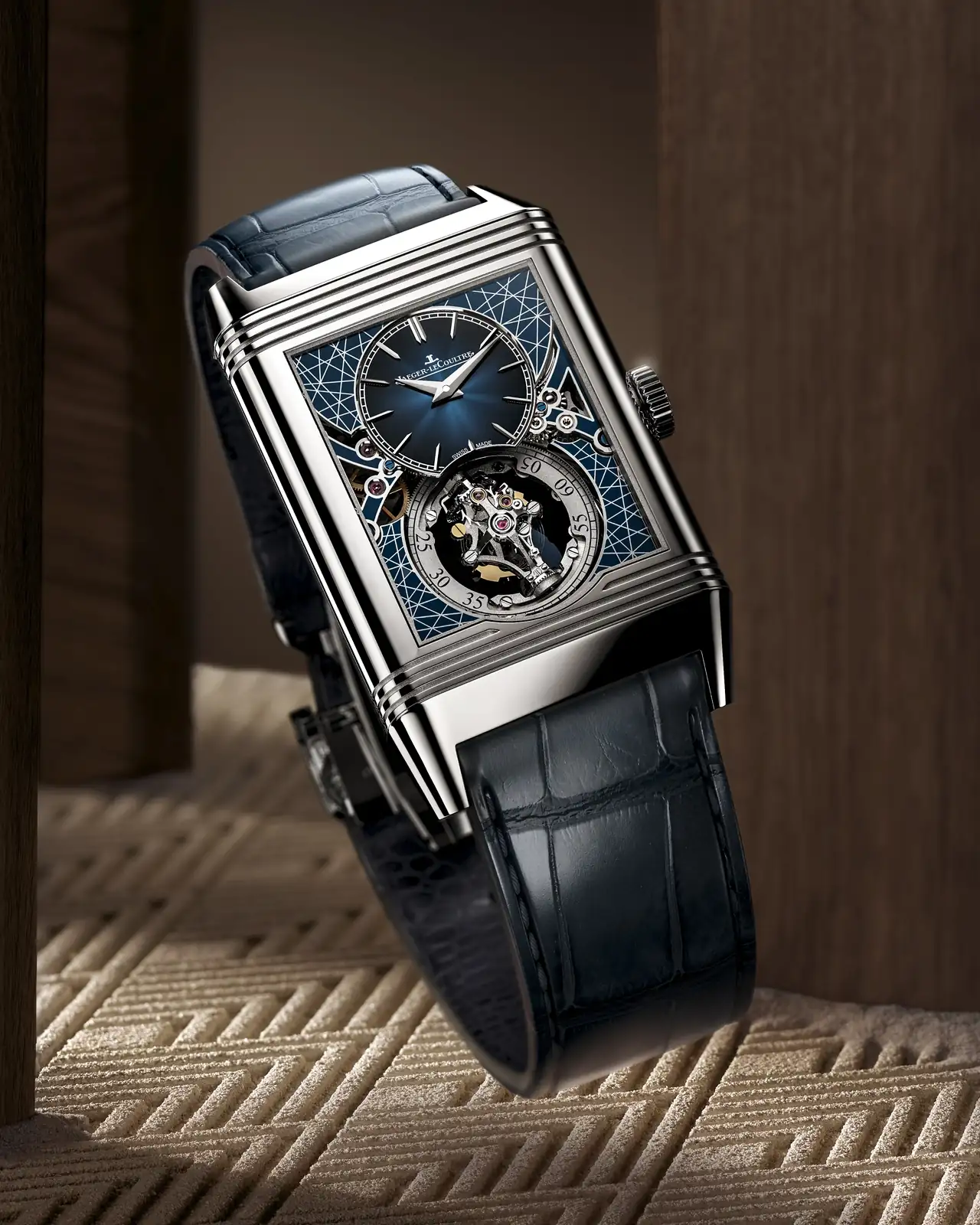 2025-q39434e1-reverso-ha-gyro4-levitation1-adobe98-4-5.webp