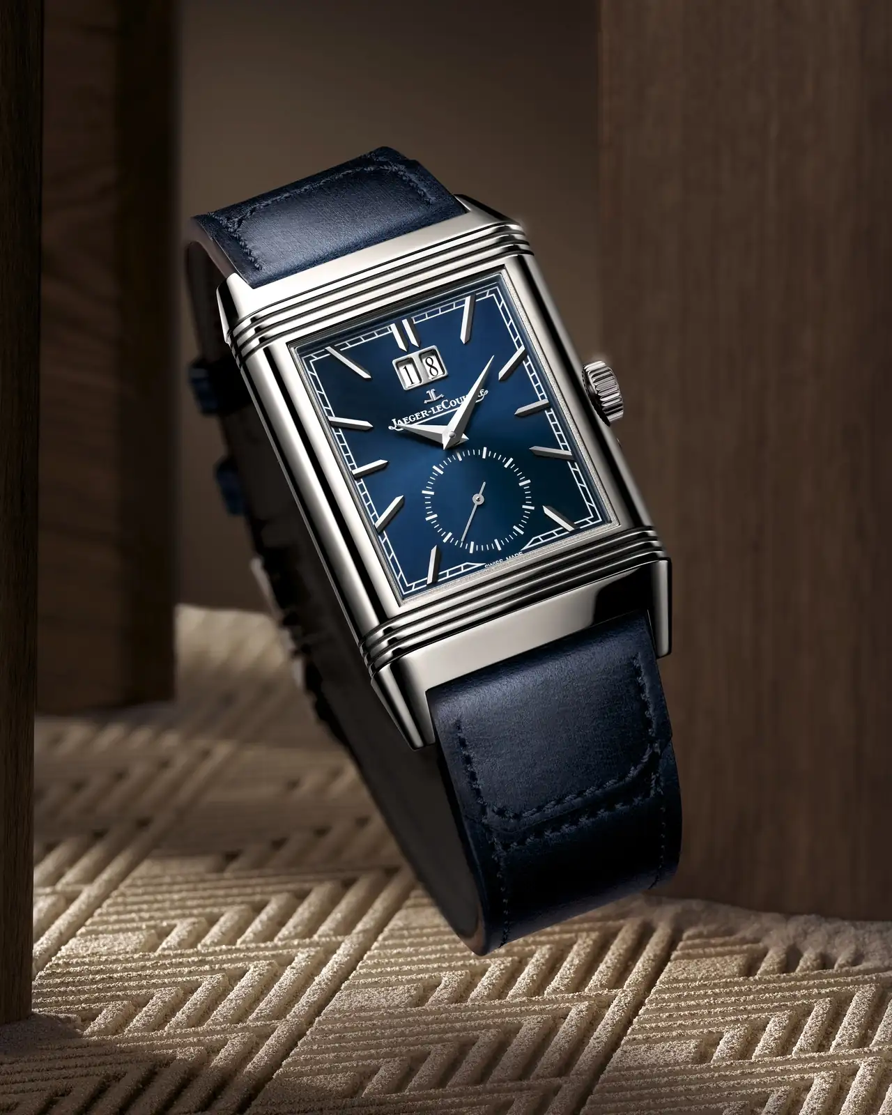 2025-q714845j-reverso-geographic-levitation1-adobe98-4-5.webp