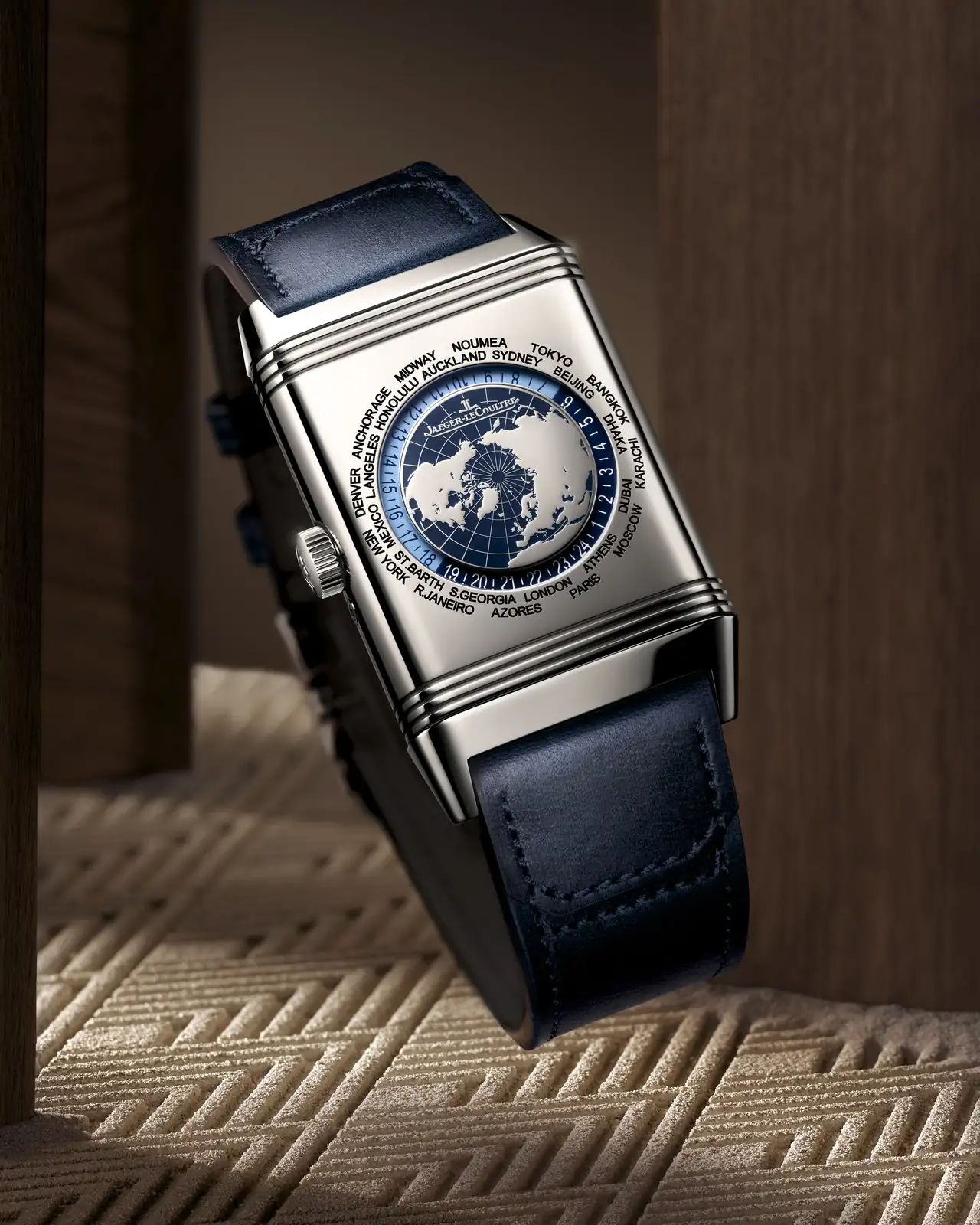 2025-q714845j-reverso-geographic-levitation2-adobe98-4-5.webp