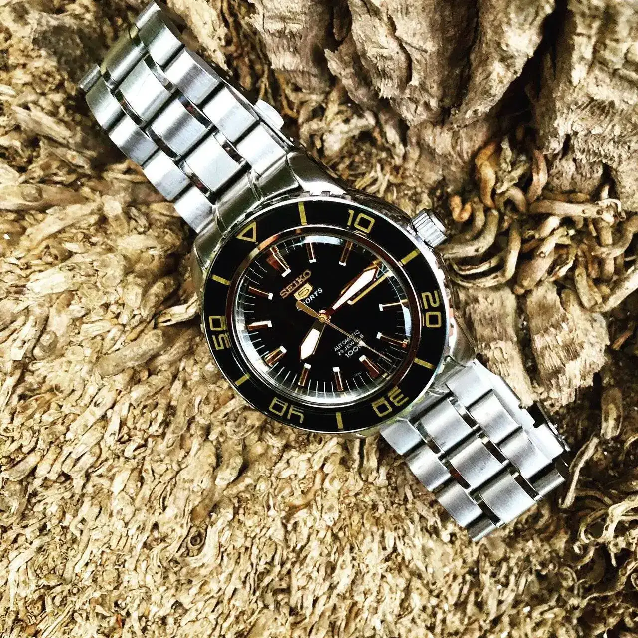 21042280 100 SEIKO 5 SPORTS SNZH57K1.webp