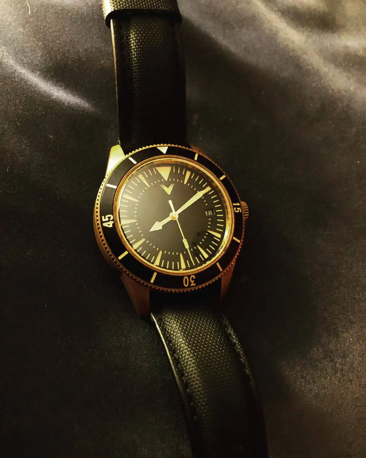 21111870 205 VENTUS MORI BRASS DIVER.webp