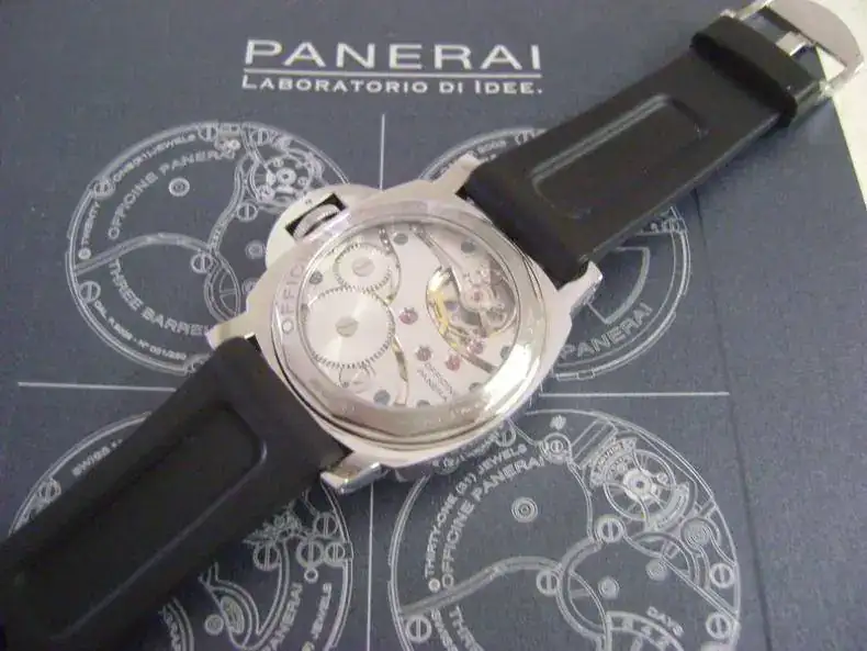 241254d1261376451-wtt-panerai-112-pam-back.webp