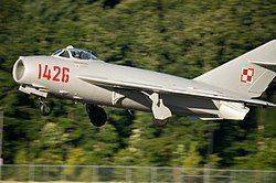 250px-MiG-17_landing_by_StuSeeger.jpeg