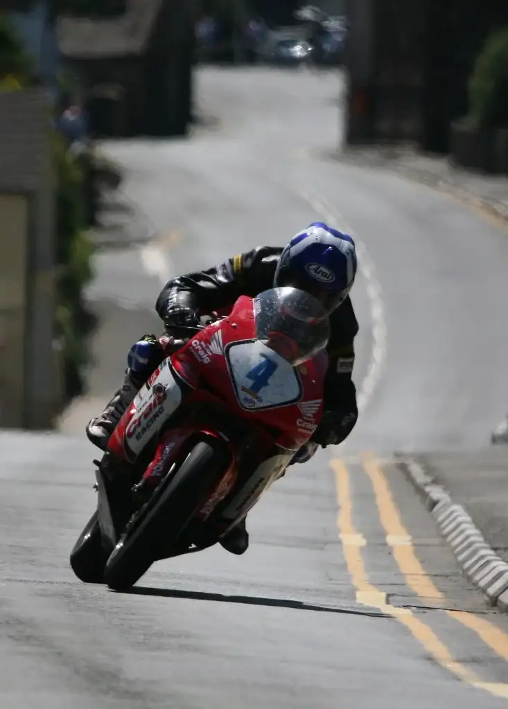2591497090_08e34691bb_o-733x1024.webp