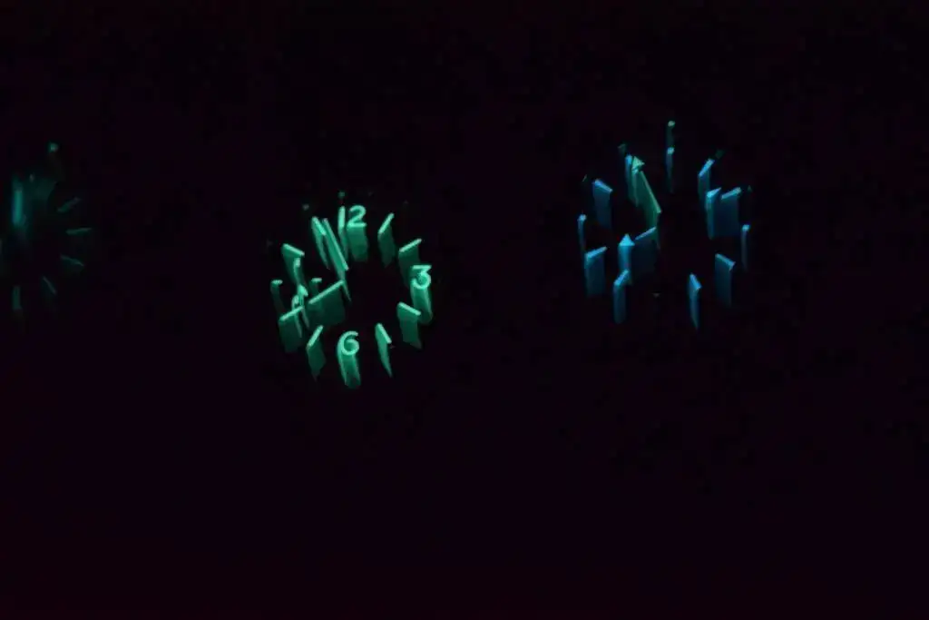 27 Lúmen psicodélica Pam y Omega.webp