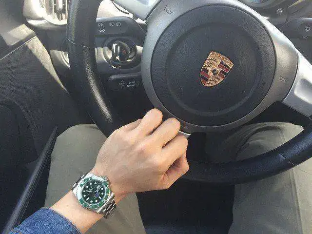 27725589450_193c7ef07d_z.webp