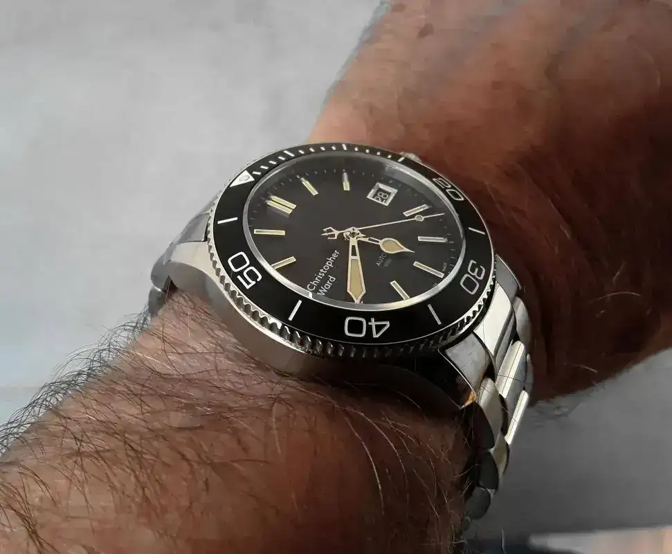 28 1745 CV C60 V3 Vint b.webp