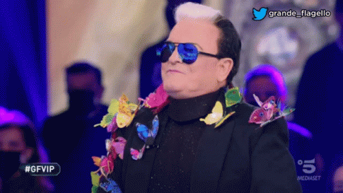 28-C72-B21-B1-C4-4-A8-E-A162-AF601-EB93488.gif